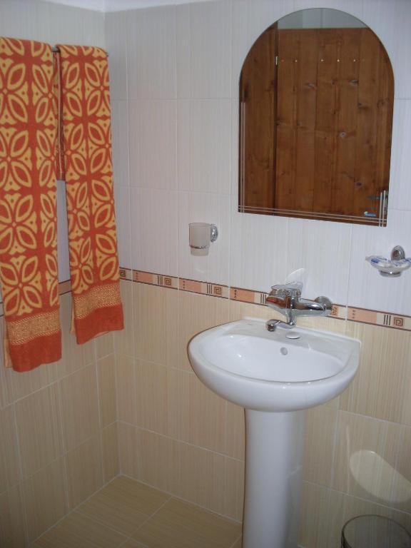 Tsutsovi House Hotell Kalofer Rum bild