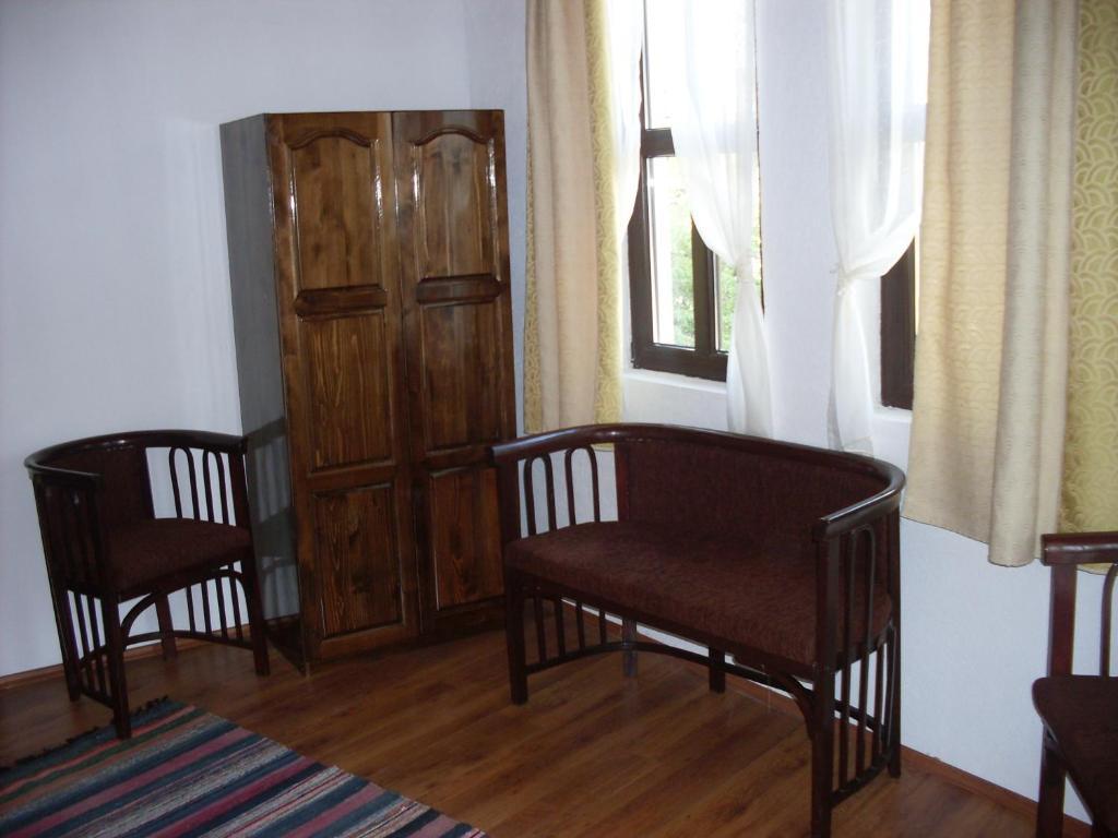 Tsutsovi House Hotell Kalofer Rum bild