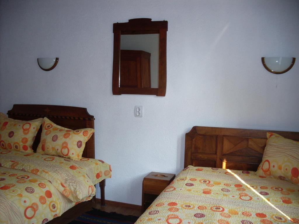 Tsutsovi House Hotell Kalofer Rum bild
