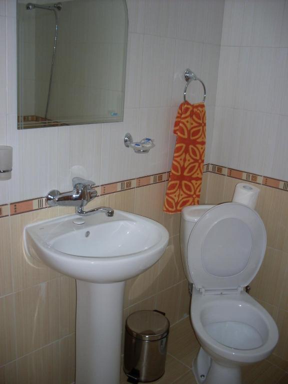 Tsutsovi House Hotell Kalofer Rum bild